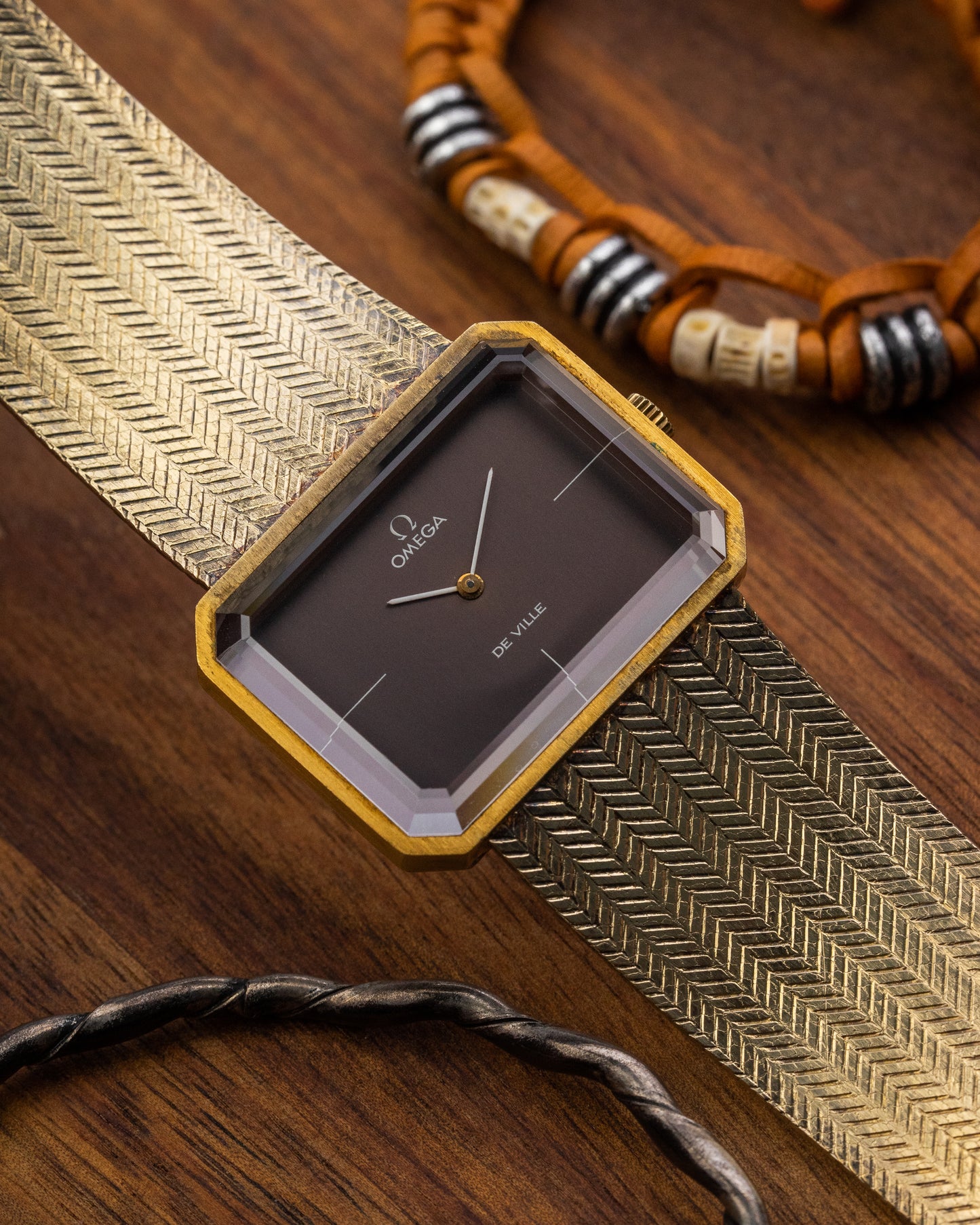 Omega De Ville “Cristallor” Emerald Woven Bracelet by Andrew Grima Ref. 5110379 (Cal. 625)