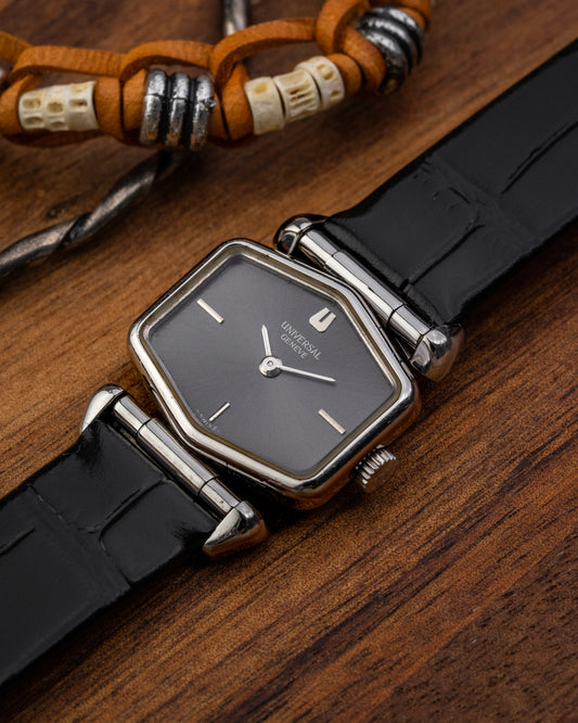 Universal Geneve Hexagon “Convertible Cow Horn Lugs” Grey dial Ref. 811625 (Cal. 11)