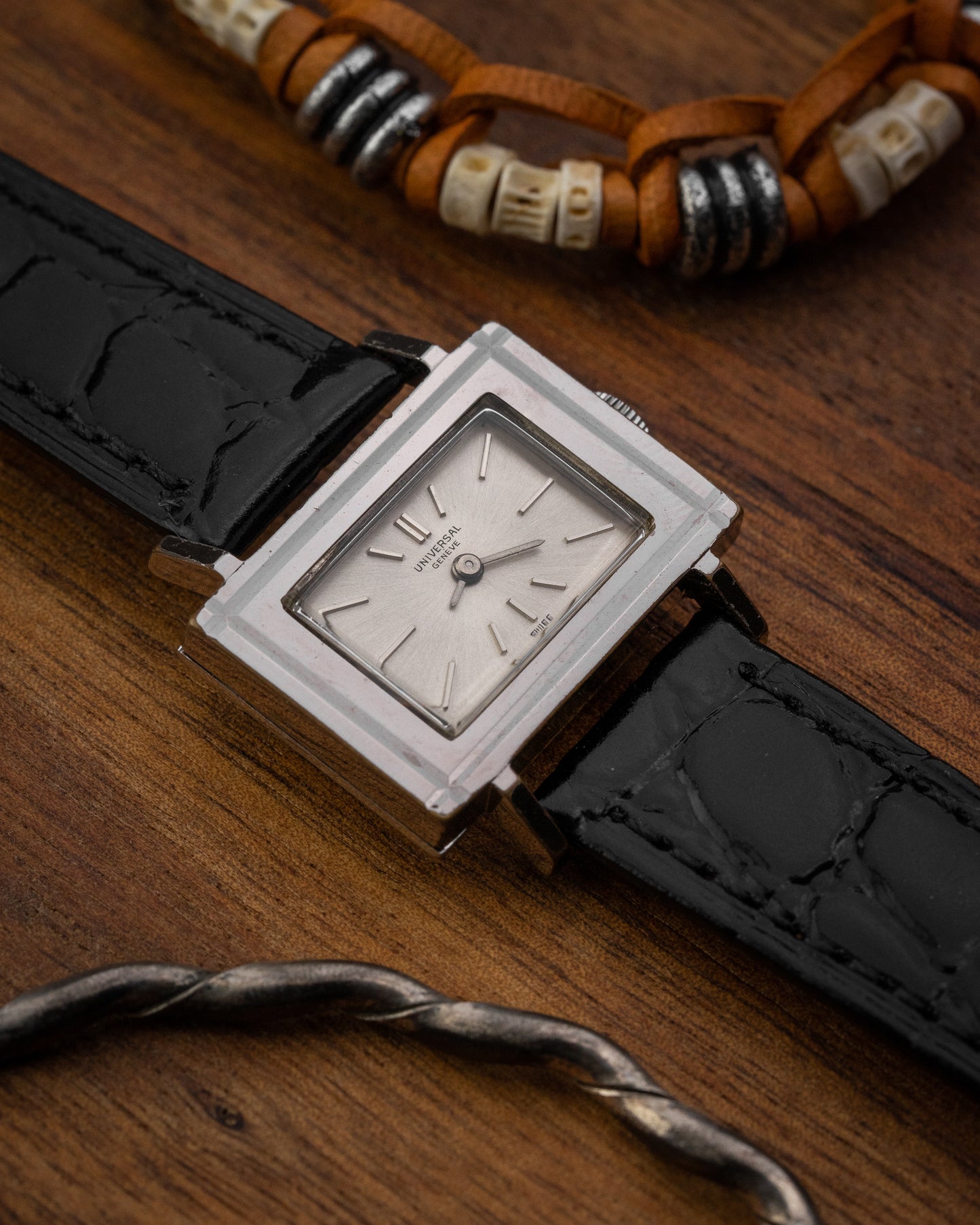Universal Geneve "Rectangular TV" case Ref. 708605 (Cal. 08)