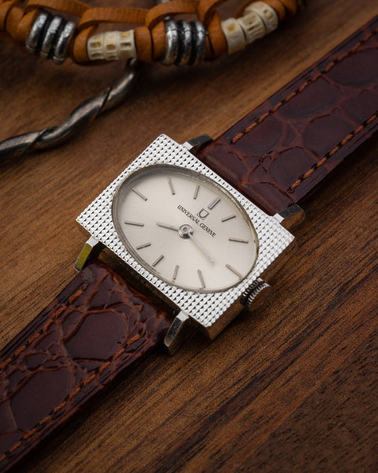 Universal Geneve "Guilloché Waffle" case Ref. 710608/01 (Cal. 10)