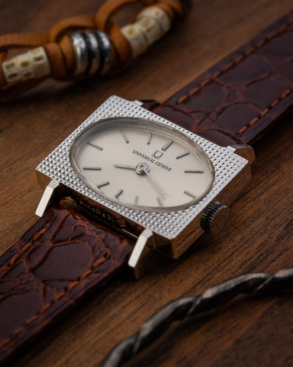 Universal Geneve "Guilloché Waffle" case Ref. 710608/01 (Cal. 10)