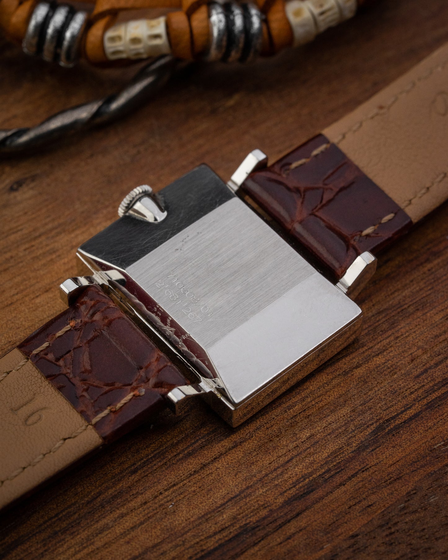 Universal Geneve "Guilloché Waffle" case Ref. 710608/01 (Cal. 10)
