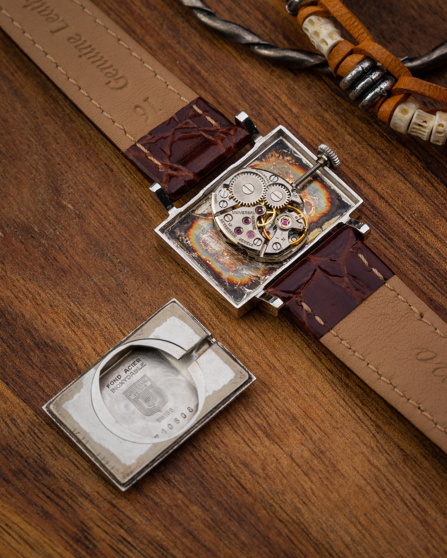 Universal Geneve "Guilloché Waffle" case Ref. 710608/01 (Cal. 10)