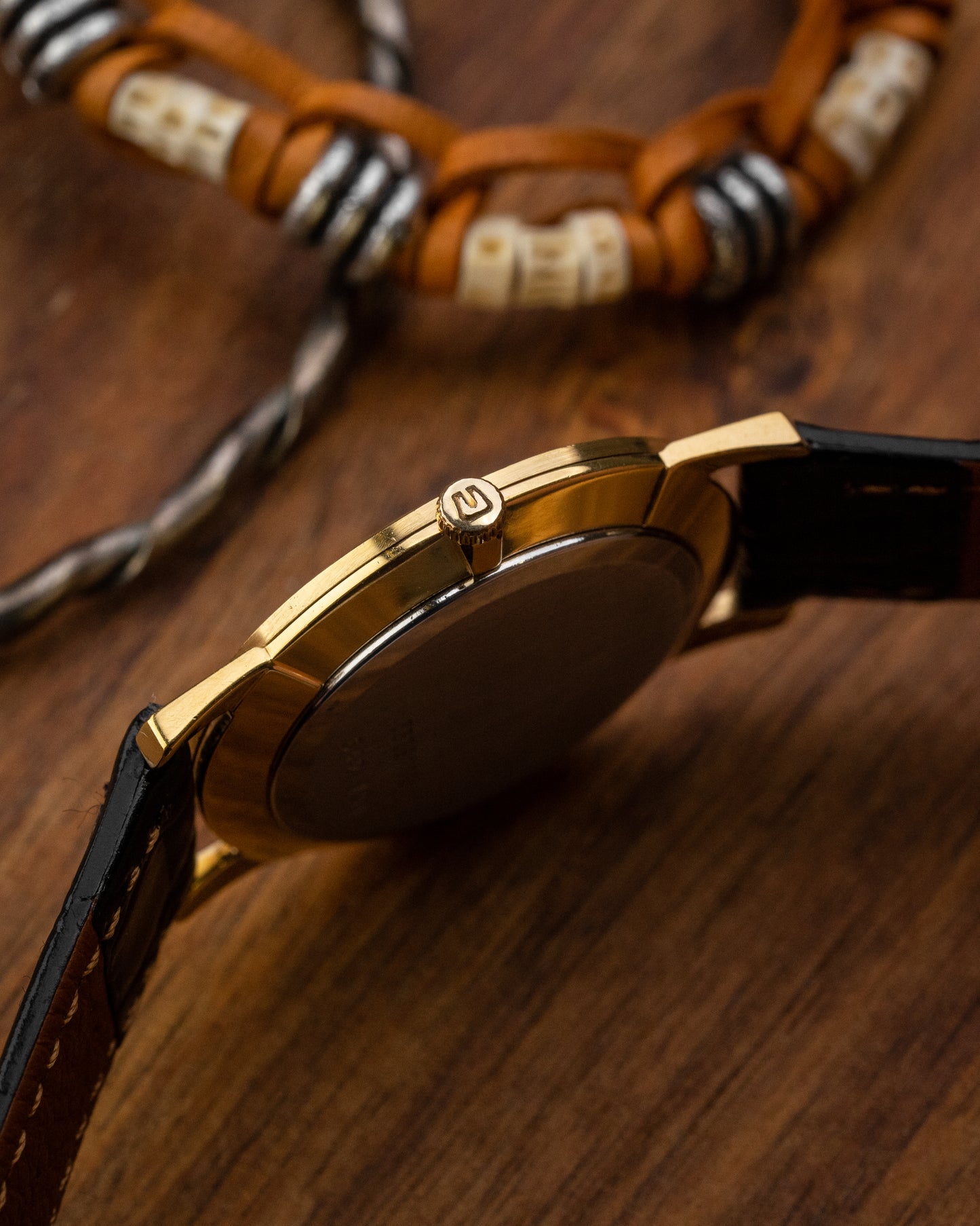 Universal Geneve "Ultra-Thin" Roman dial Gold Ref. 542101 (Cal. 1-42)