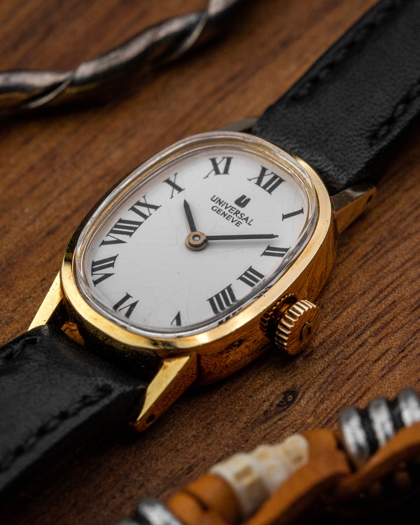 Universal Geneve “Mini Ellipse” 14k Solid Gold Roman dial Ladies (Cal. 11)