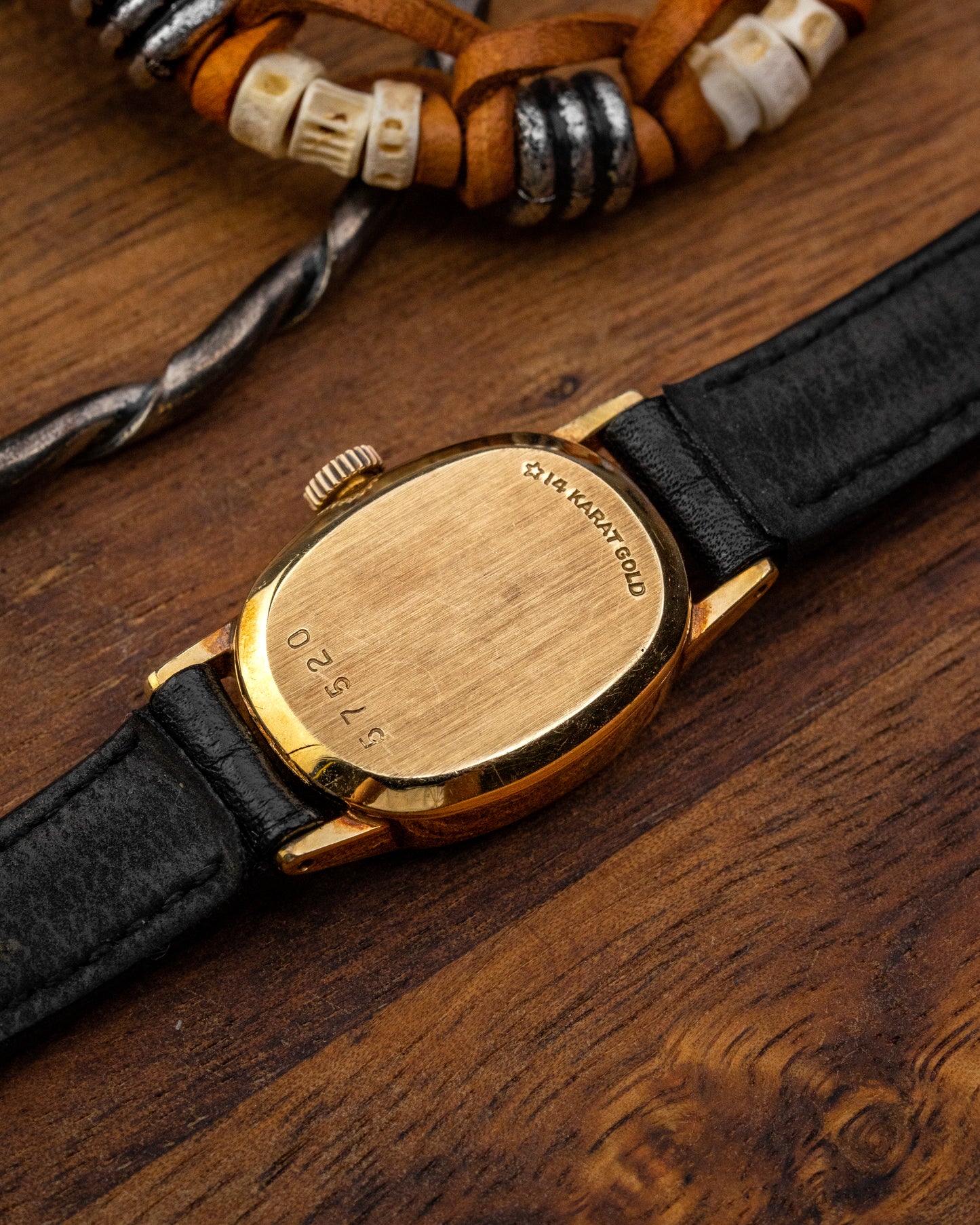 Universal Geneve “Mini Ellipse” 14k Solid Gold Roman dial Ladies (Cal. 11)