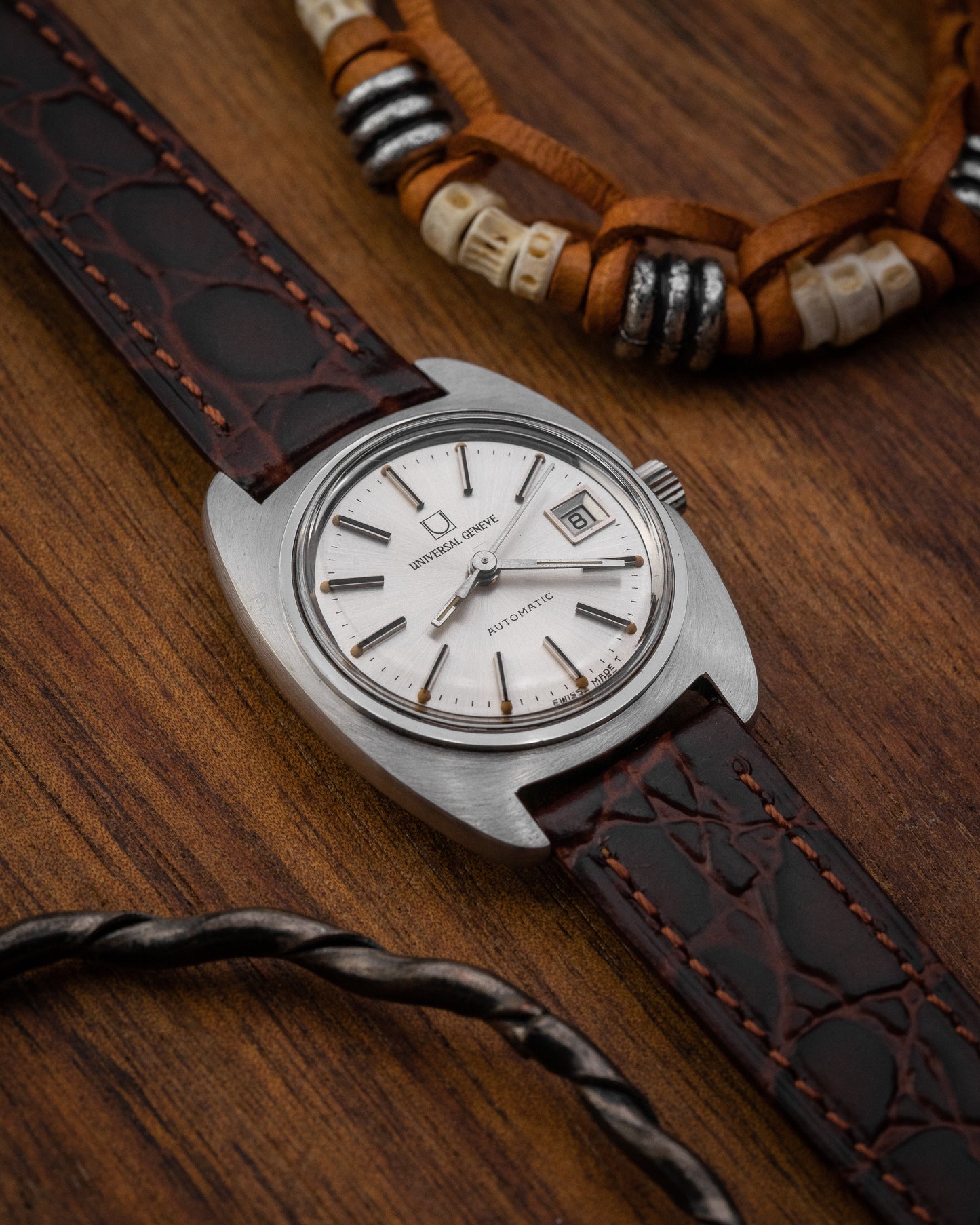 Universal Geneve C-Shape Automatic Date Ref. 827601 (Cal. 2-27)