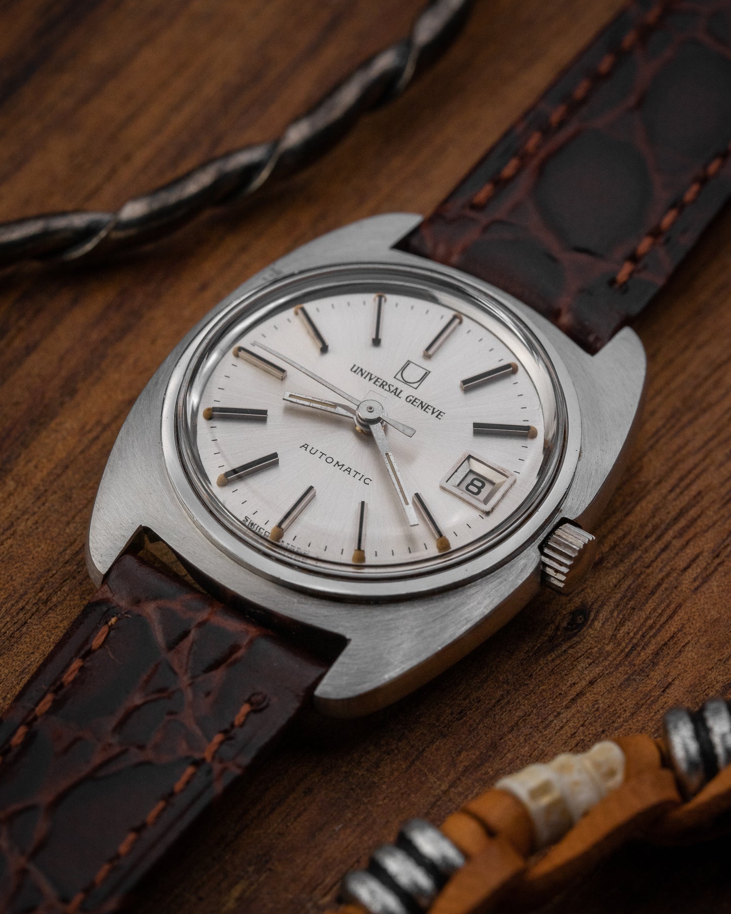 Universal Geneve C-Shape Automatic Date Ref. 827601 (Cal. 2-27)