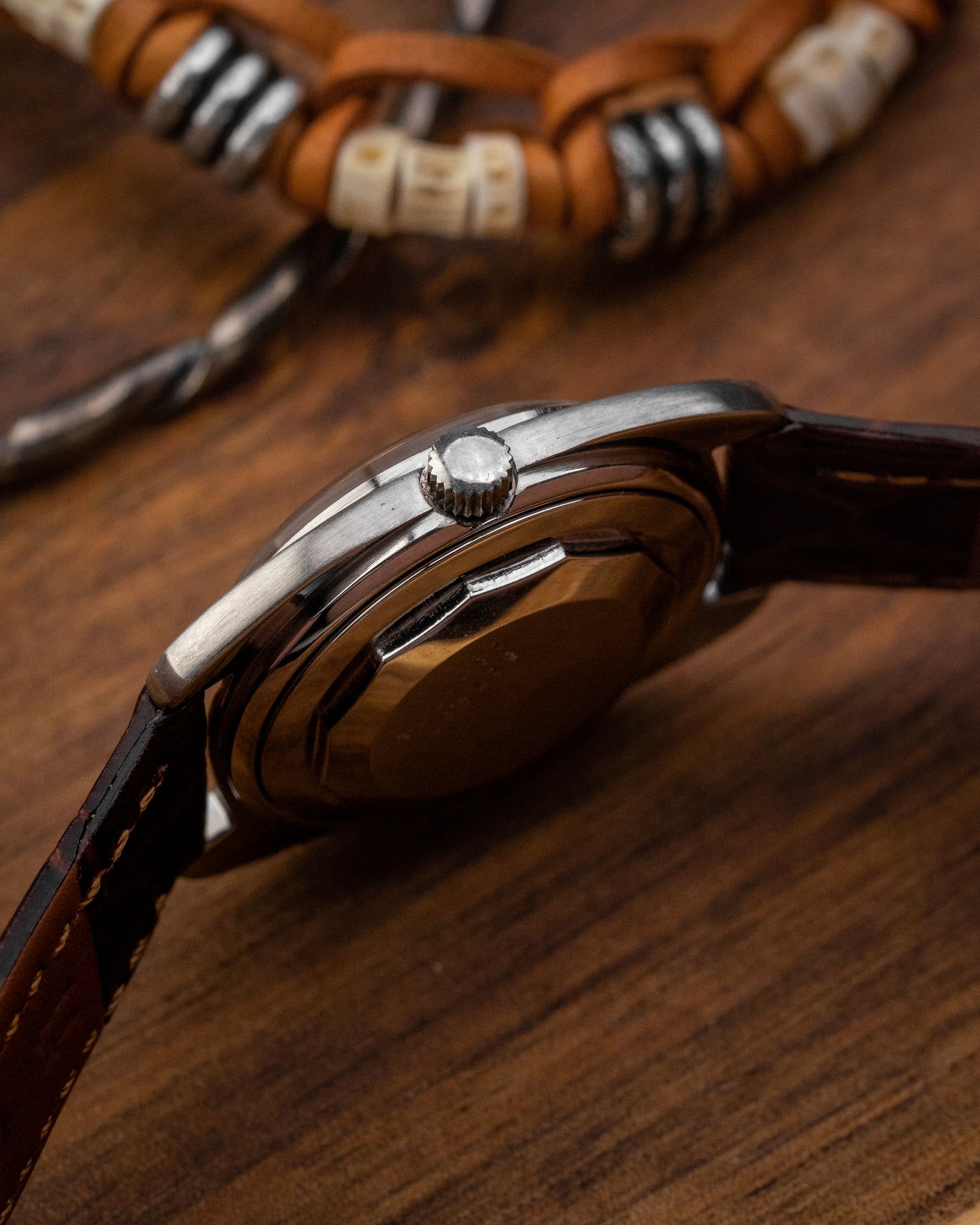 Universal Geneve C-Shape Automatic Date Ref. 827601 (Cal. 2-27)