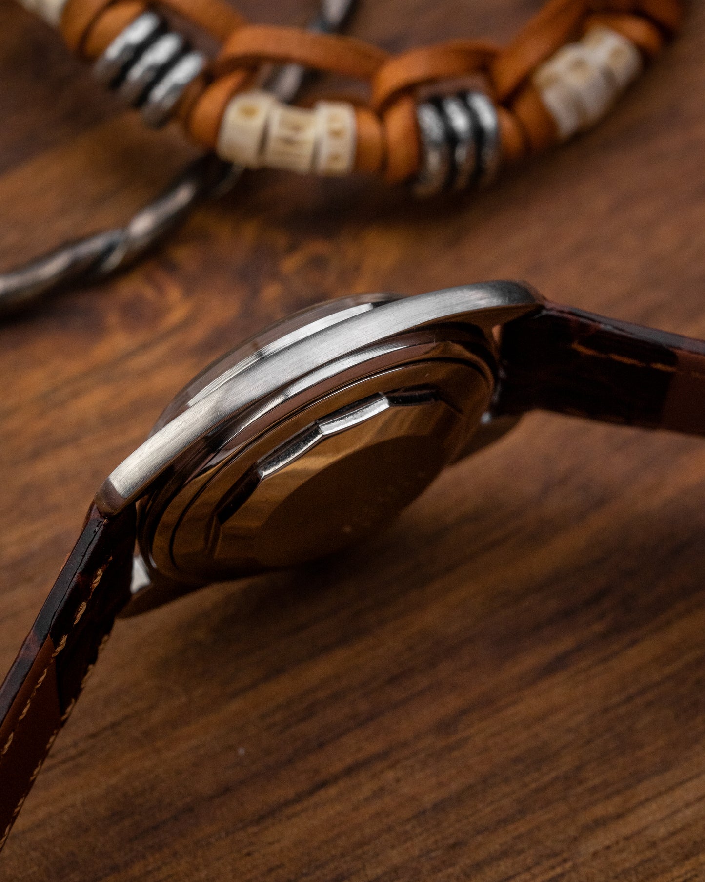 Universal Geneve C-Shape Automatic Date Ref. 827601 (Cal. 2-27)