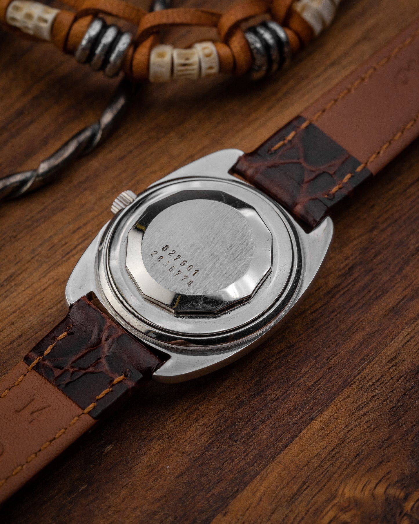 Universal Geneve C-Shape Automatic Date Ref. 827601 (Cal. 2-27)