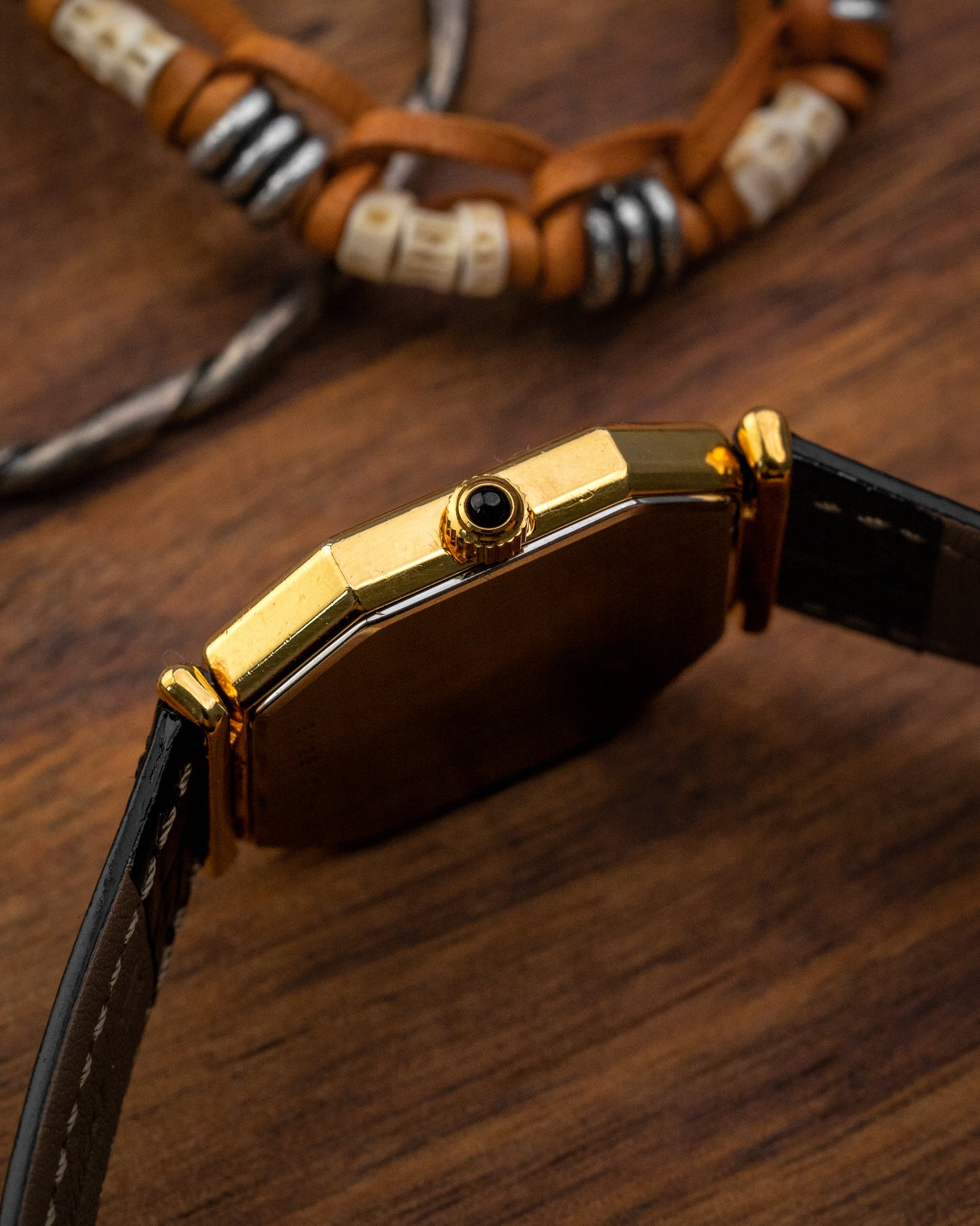Longines Octogonal Black Roman dial Gold Ref. 3209 (Cal. 846.4)