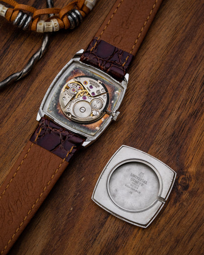 Universal Geneve “Square-Tonneau” Roman dial Ref. 842114 (Cal. 1-42)