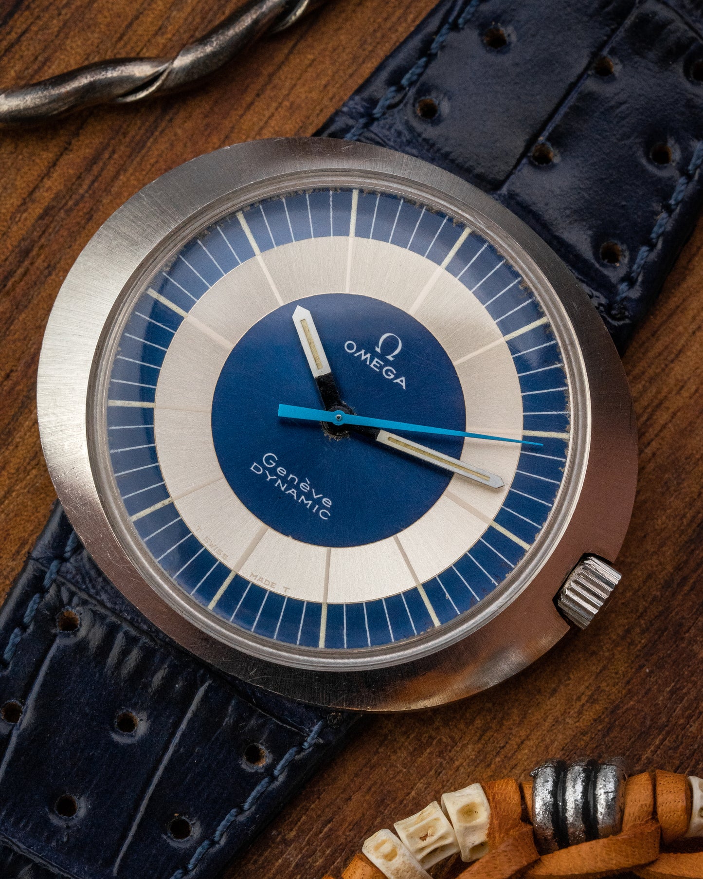 Omega Geneve Dynamic “UFO” Ref. 135.033 (Cal. 601)