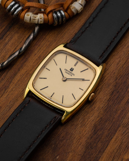 Universal Geneve “Square-Tonneau” Gold Ref. 542114 (Cal. 1-42)