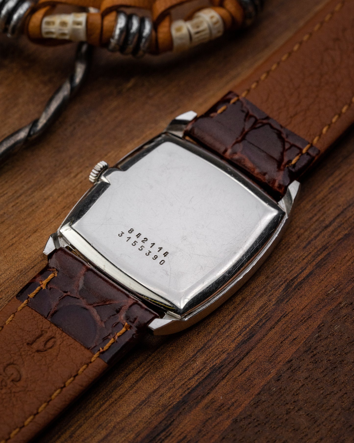 Universal Geneve “Square-Tonneau” Ref. 842114 (Cal. 1-42)