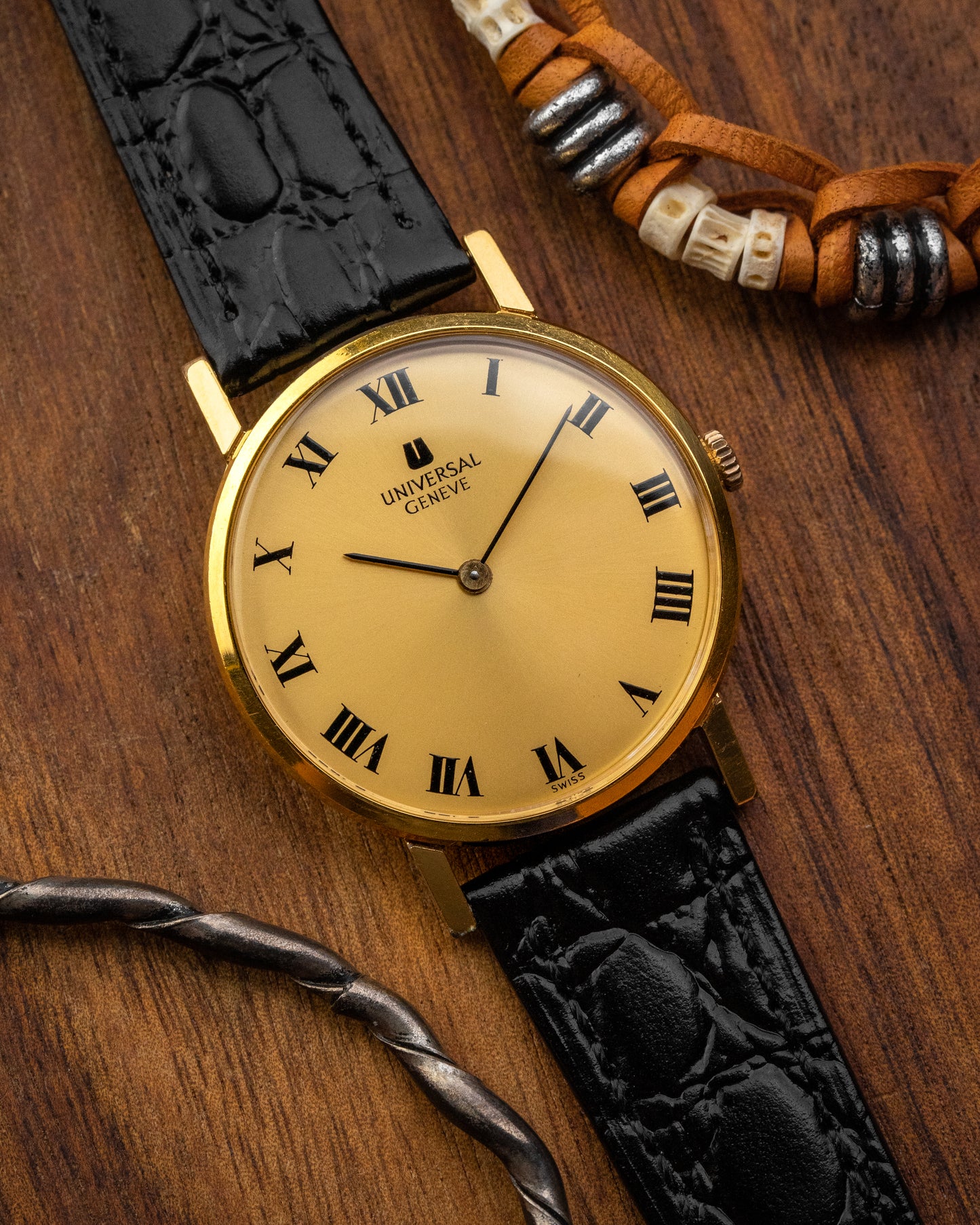 Universal Geneve "Calatrava" Roman dial Gold Ref. 542109 (Cal. 1-42)