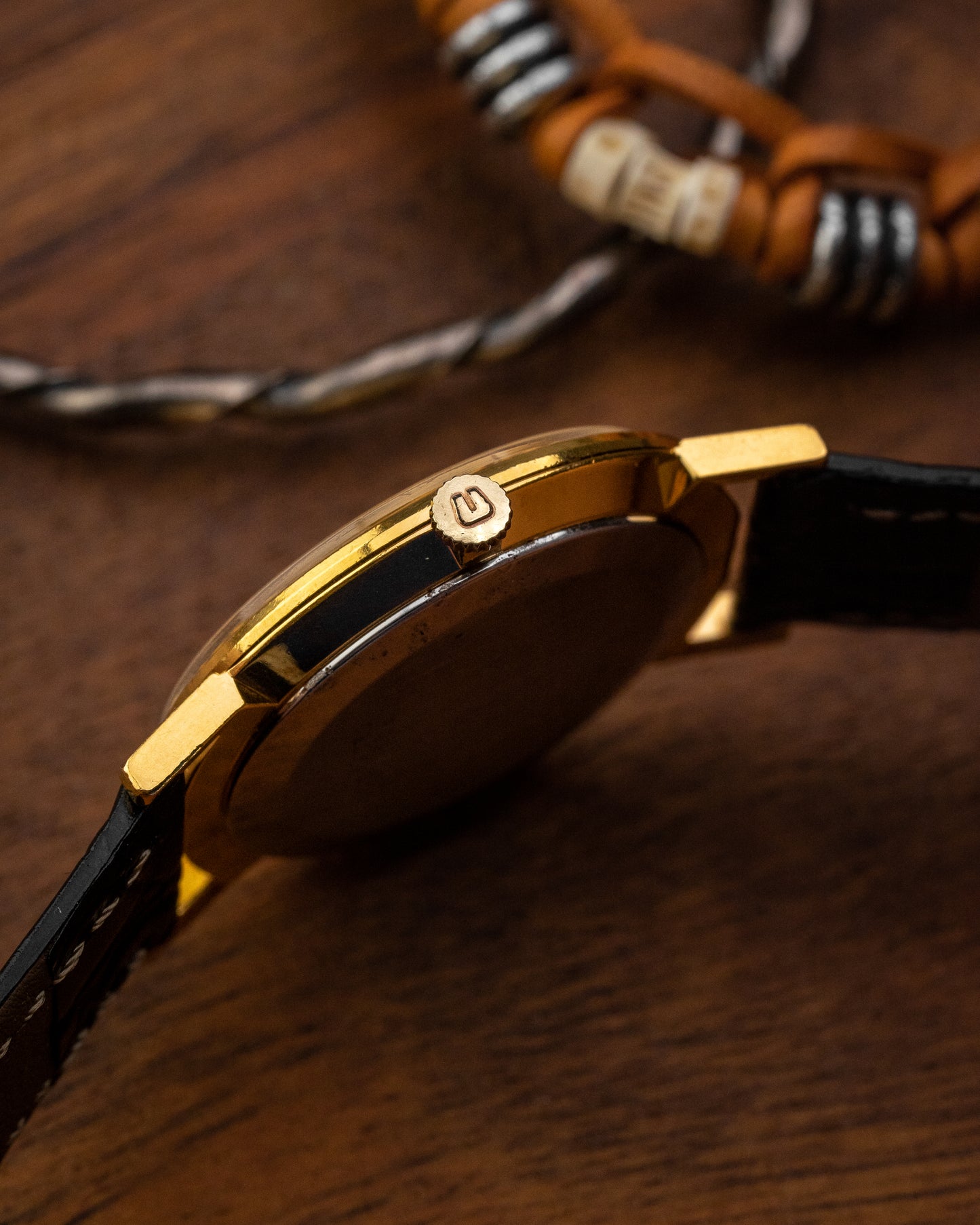 Universal Geneve "Calatrava" Roman dial Gold Ref. 542109 (Cal. 1-42)