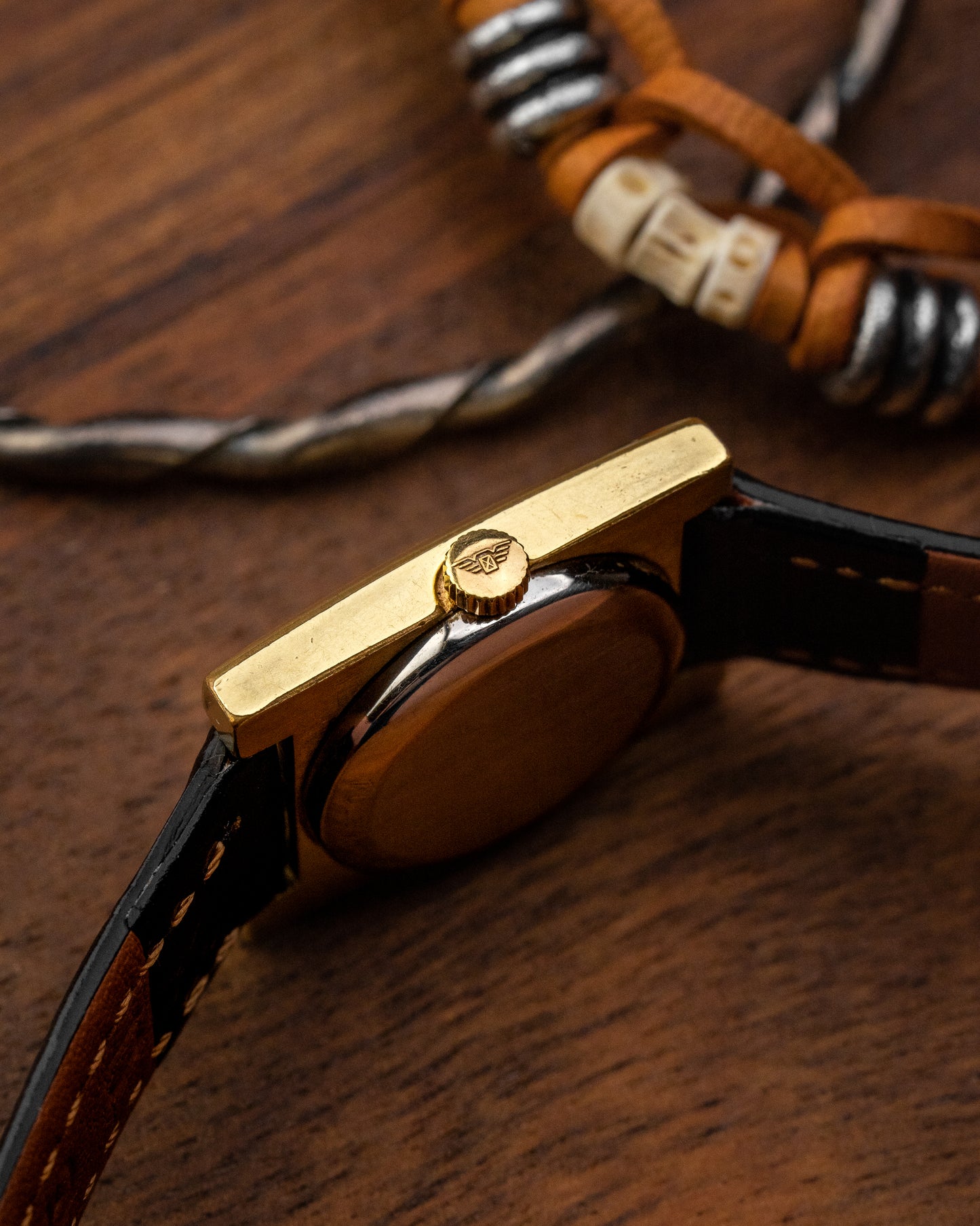 Longines Flagship "Tank Normale" Oval Roman dial Gold Ref. 4000-1 (Cal. 5601)