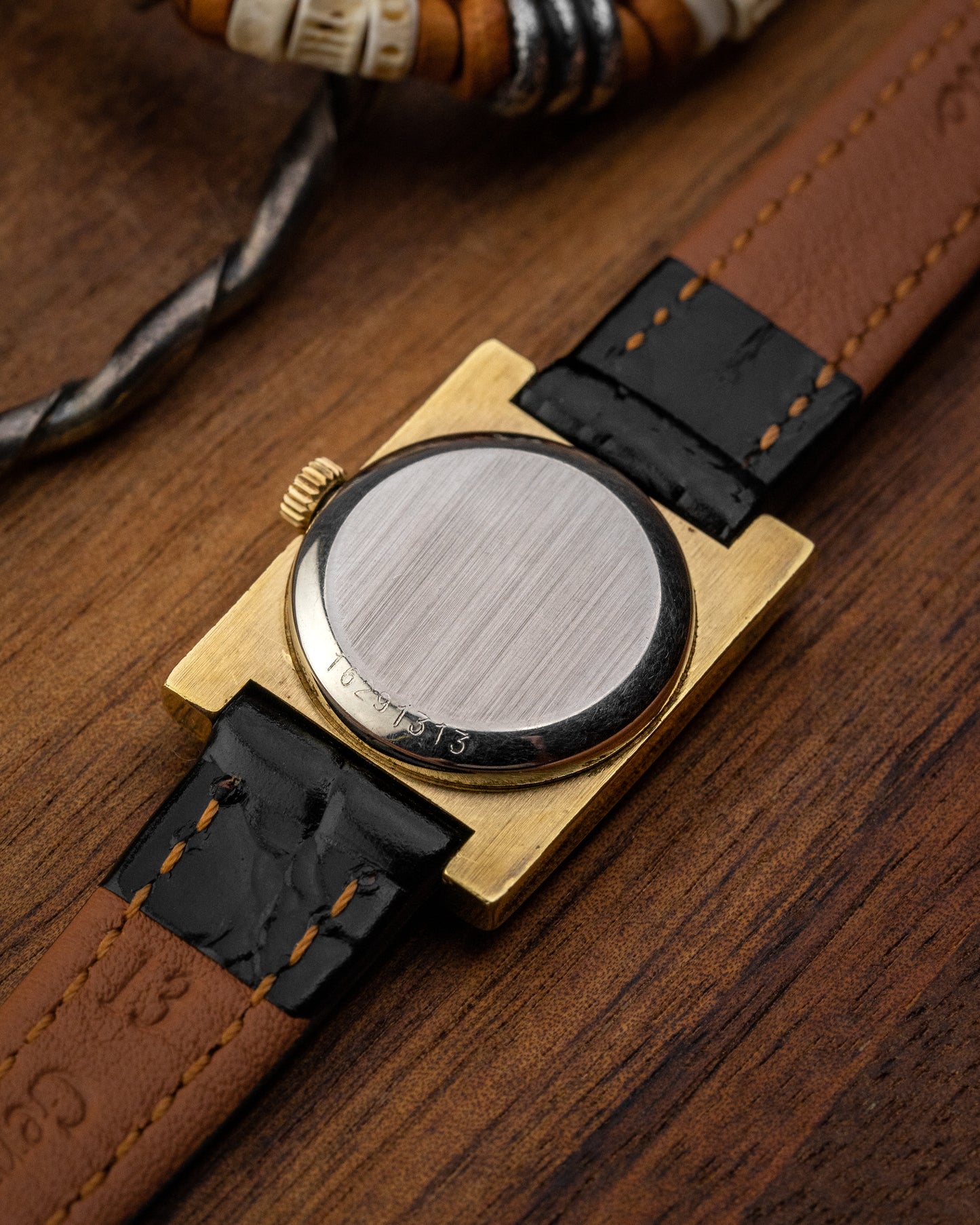 Longines Flagship "Tank Normale" Oval Roman dial Gold Ref. 4000-1 (Cal. 5601)