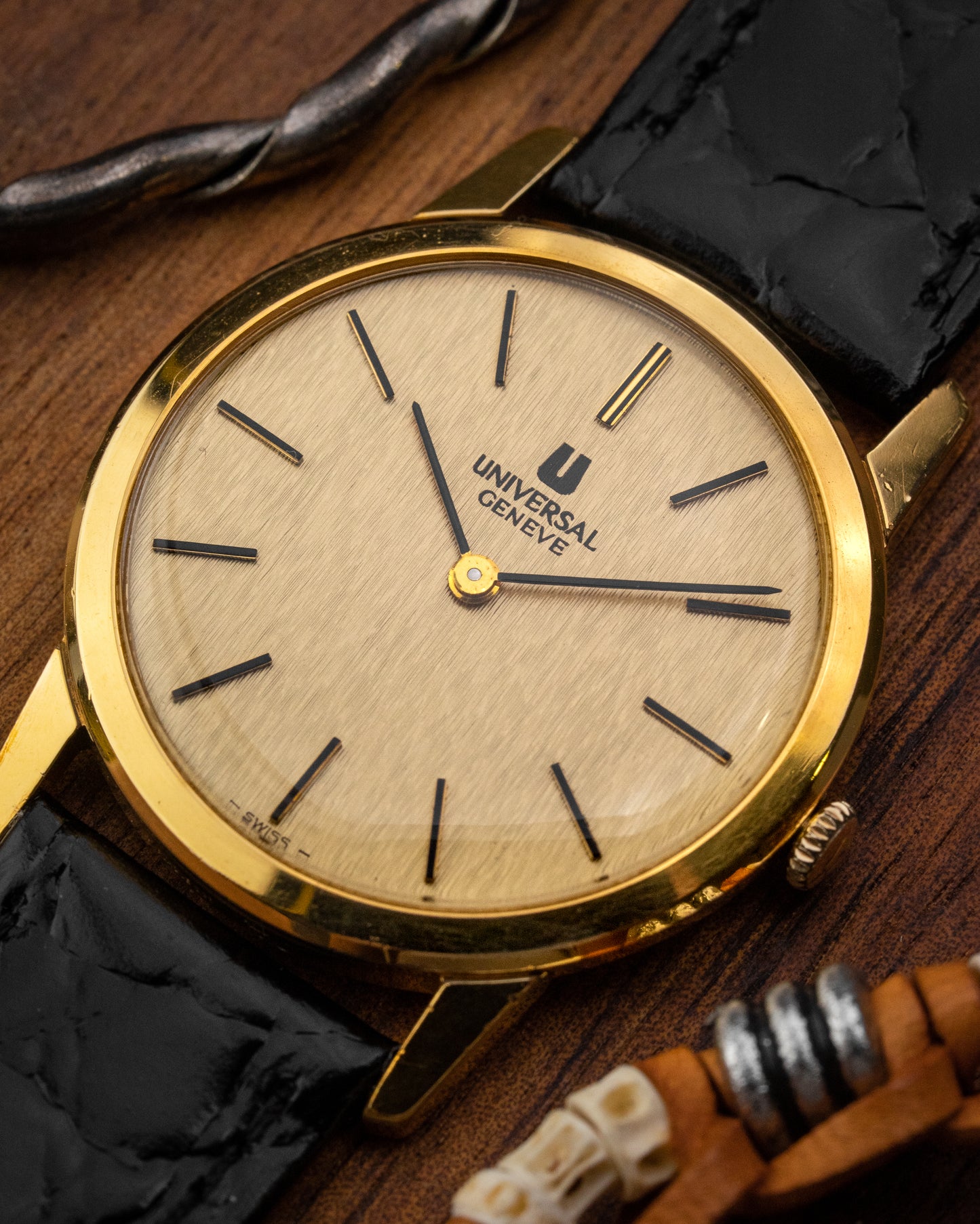 Universal Geneve Birch dial Gold Ref. 542136 (Cal. 1-42)