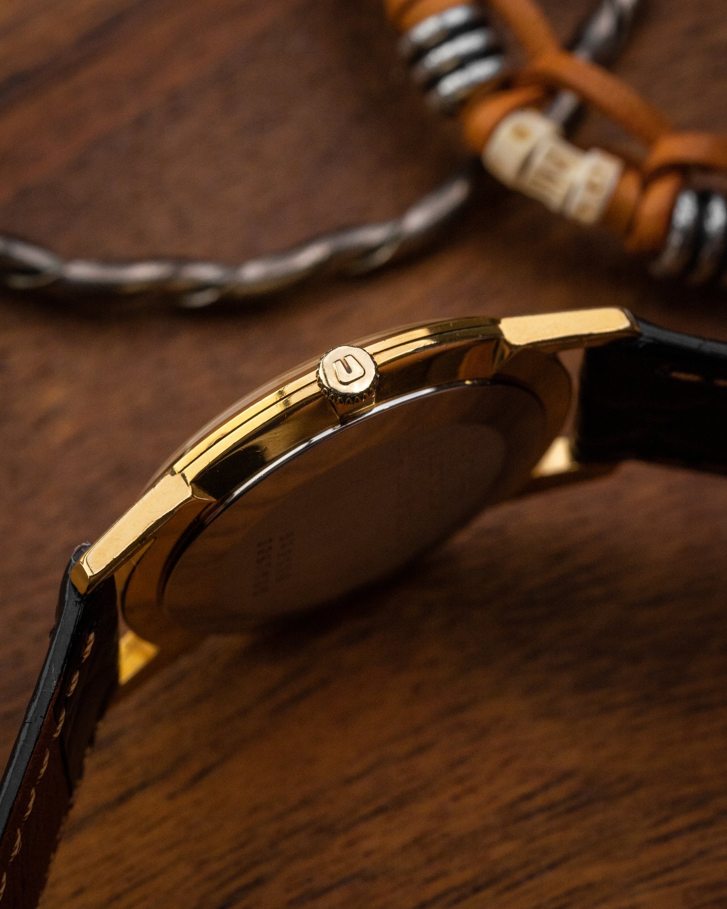 Universal Geneve Birch dial Gold Ref. 542136 (Cal. 1-42)