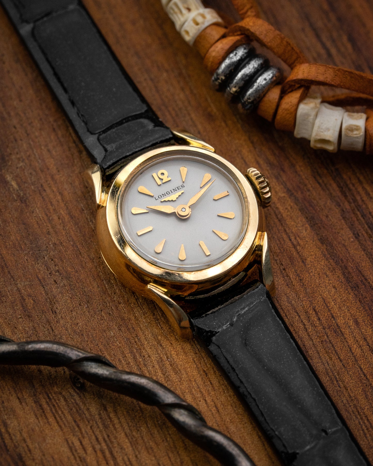 Longines Fancy "Helical Lugs" Gold Ladies Ref. 6832 (Cal. 14.16)