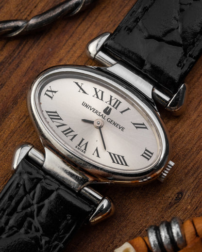 Universal Geneve Oval “Convertible Cow Horn Lugs” Roman dial Ref. 811626 (Cal. 11)