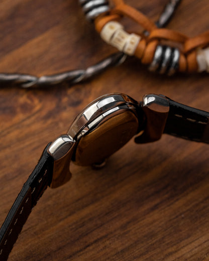 Universal Geneve Oval “Convertible Cow Horn Lugs” Roman dial Ref. 811626 (Cal. 11)