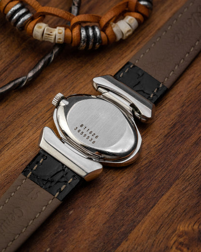 Universal Geneve Oval “Convertible Cow Horn Lugs” Roman dial Ref. 811626 (Cal. 11)