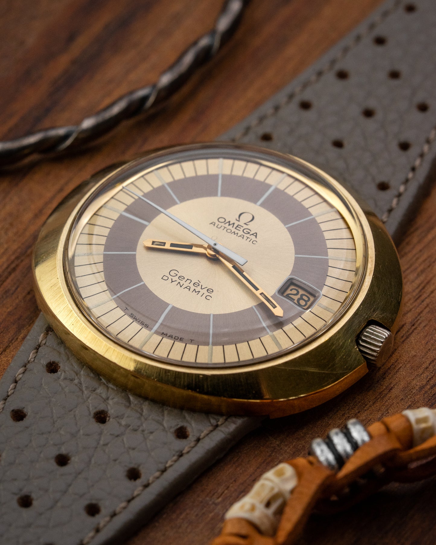 Omega Geneve Dynamic “UFO” Automatic Date Gold Capped Ref. 166.039 (Cal. 565)