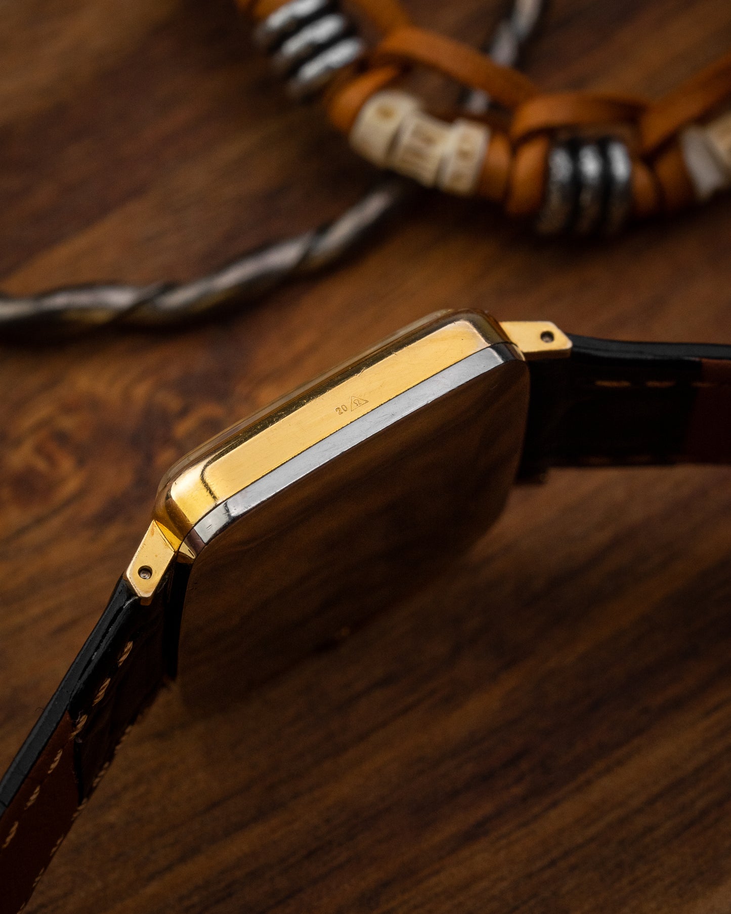 Omega Geneve "Square TV" Roman dial Gold Ref. 511.415 (Cal. 625)