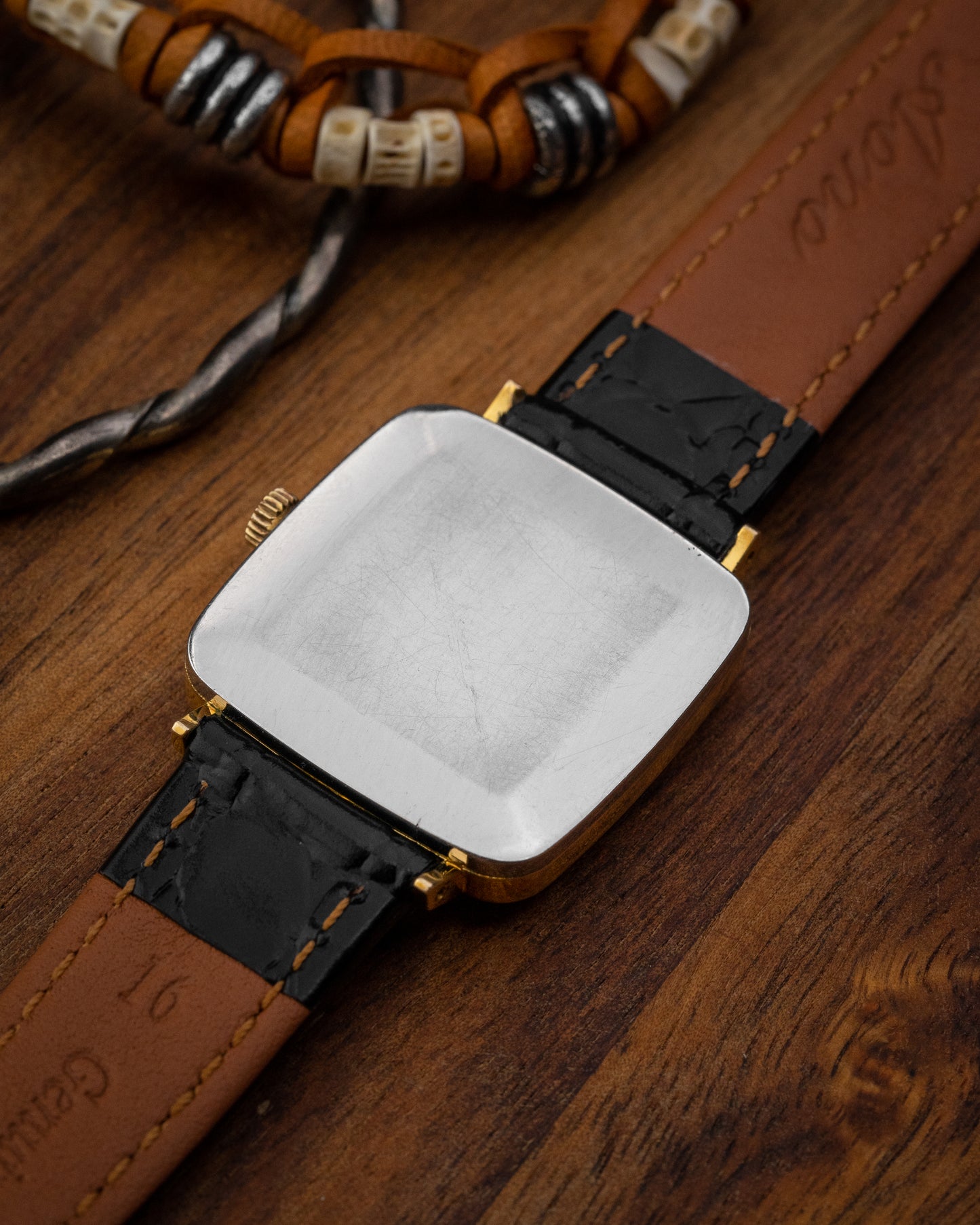 Omega Geneve "Square TV" Roman dial Gold Ref. 511.415 (Cal. 625)