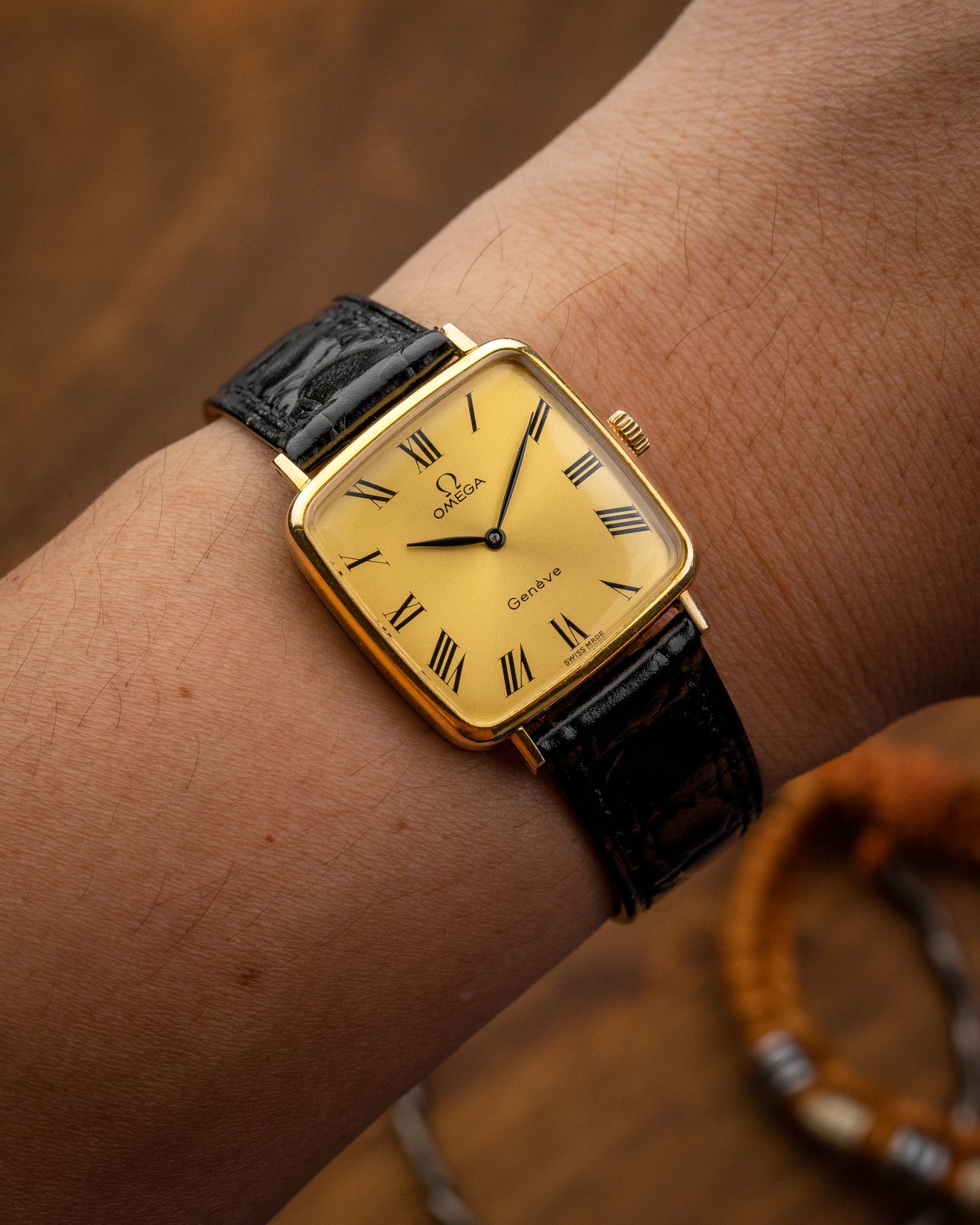 Omega Geneve "Square TV" Roman dial Gold Ref. 511.415 (Cal. 625)