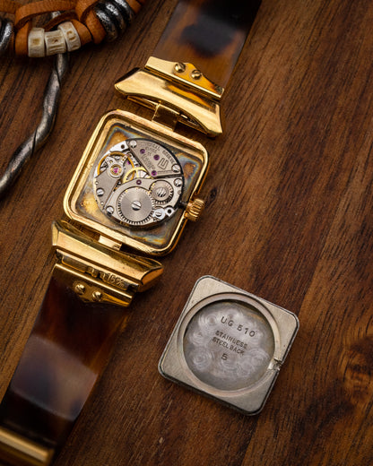 Universal Geneve Square “Convertible Cow Horn Lugs” Gold Ref. 511627 (Cal. 11)