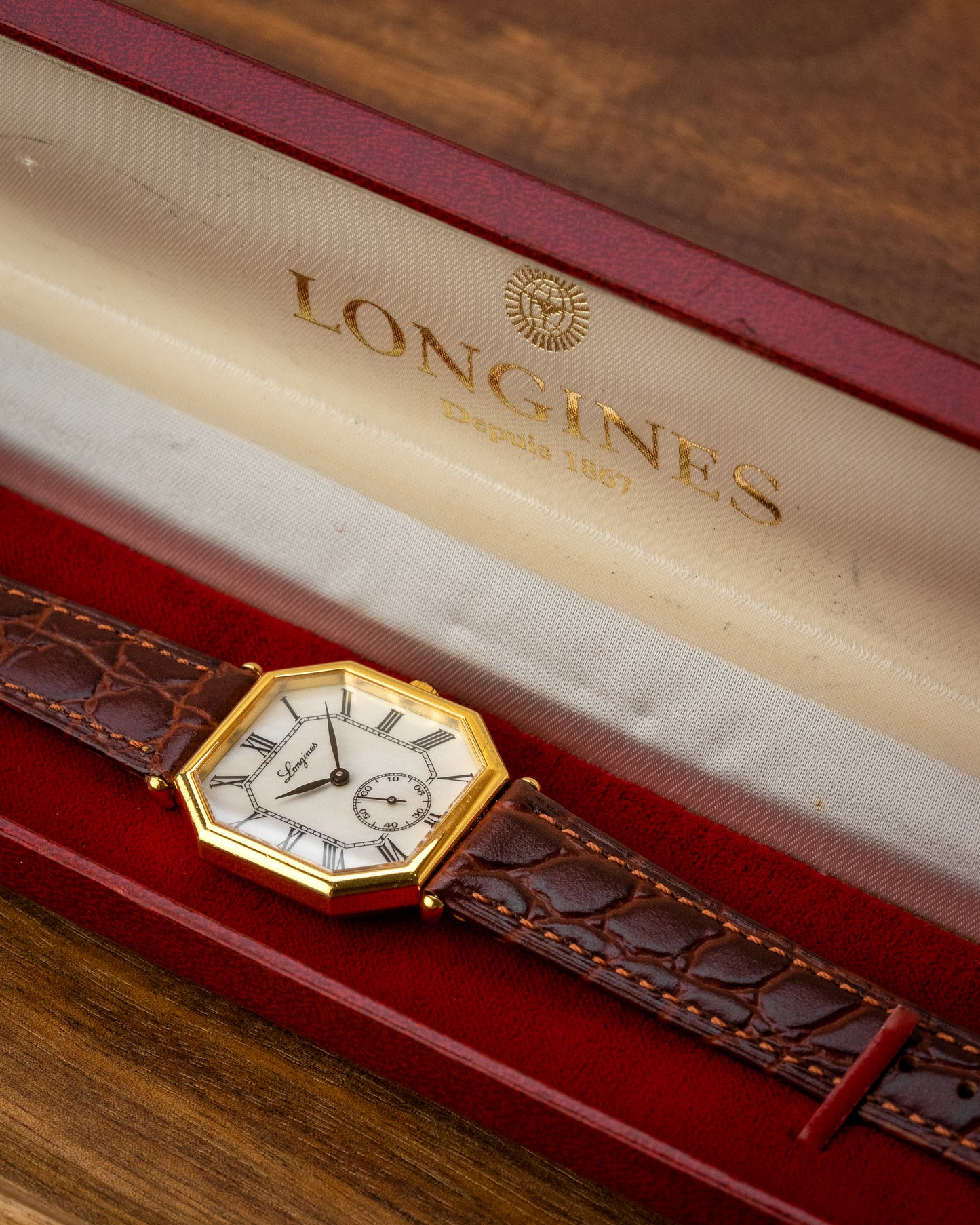 Longines Octagonal 'Mother-of-Pearl' dial Gold Ref. 3209 (Cal. 846.4)