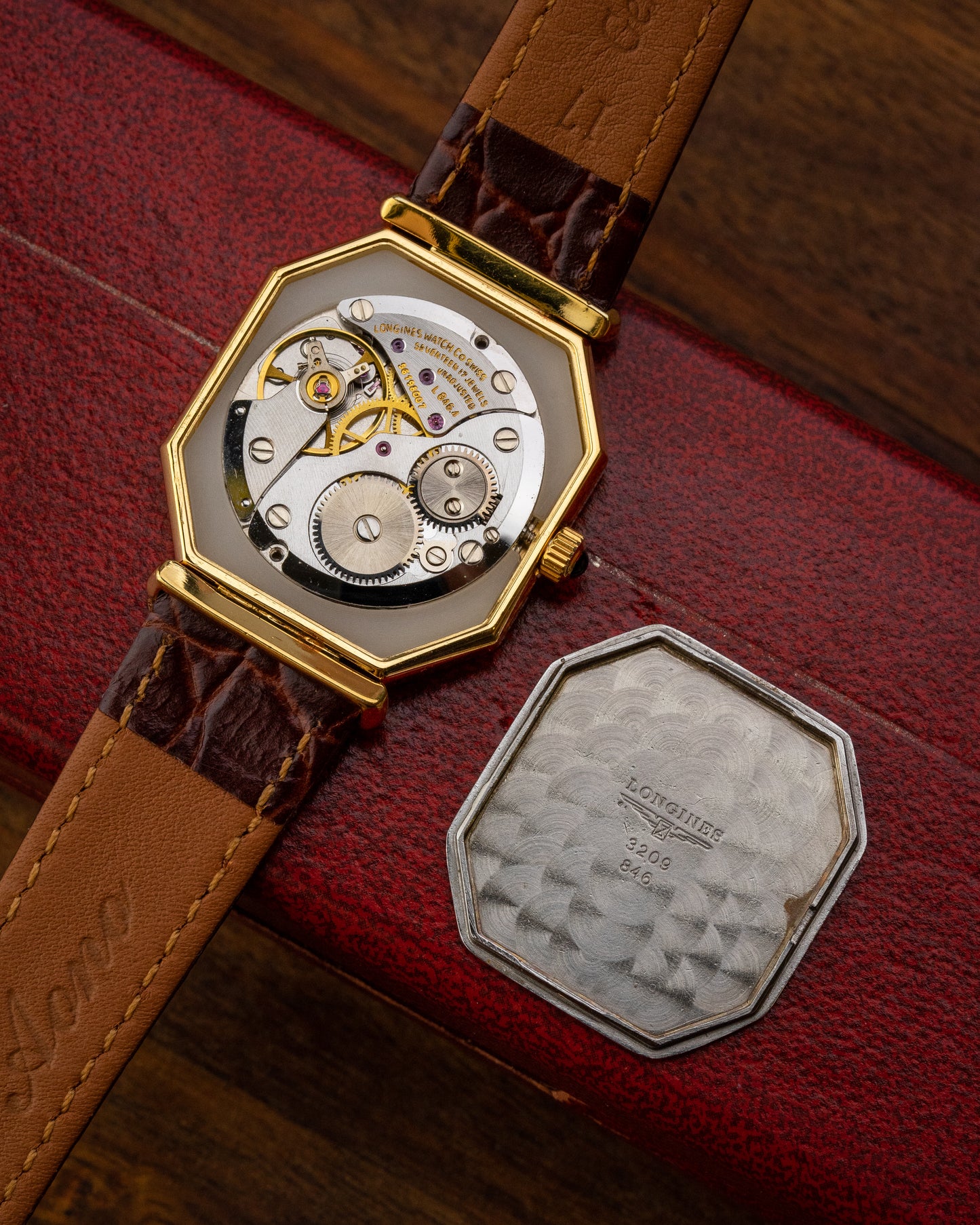 Longines Octagonal 'Mother-of-Pearl' dial Gold Ref. 3209 (Cal. 846.4)