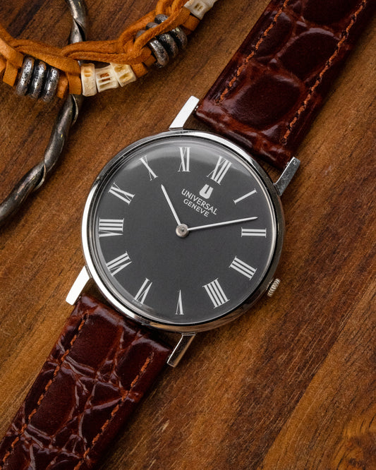 Universal Geneve "Calatrava" Grey Roman dial Ref. 842109 (Cal. 1-42)