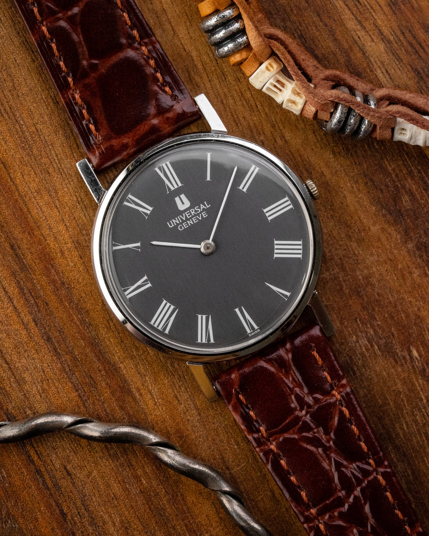 Universal Geneve "Calatrava" Grey Roman dial Ref. 842109 (Cal. 1-42)