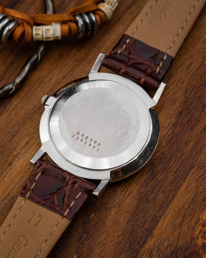 Universal Geneve "Calatrava" Grey Roman dial Ref. 842109 (Cal. 1-42)