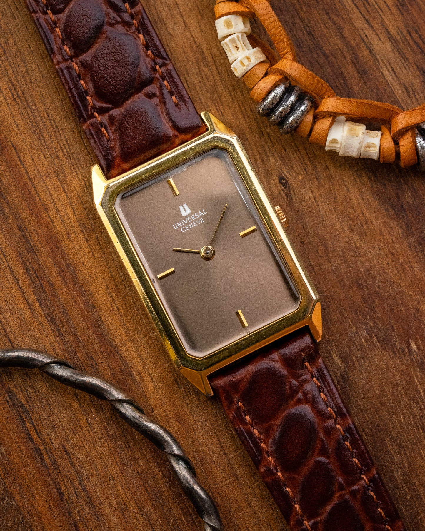 Universal Geneve Rectangular Bronze Sunburst dial Gold Ref. 542128 (Cal. 42)