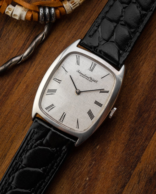 IWC Tonneau Roman Linen dial Ref. 2582 (Cal. 423)
