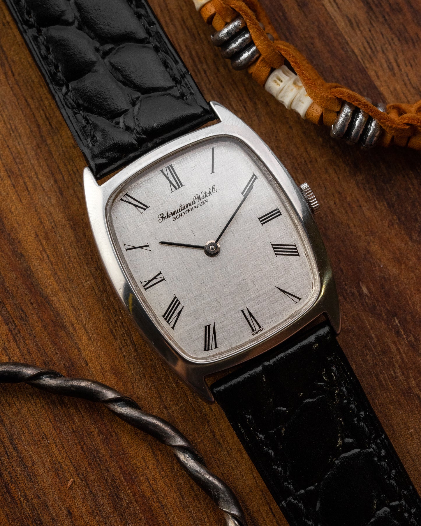 IWC Tonneau Roman Linen dial Ref. 2582 (Cal. 423)
