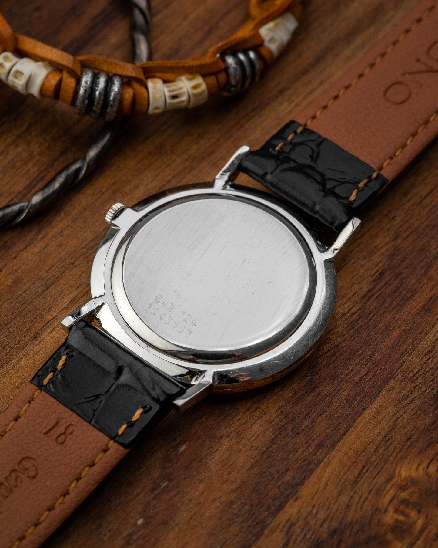 Universal Geneve Oval Roman dial Ref. 842124 (Cal. 1-42)