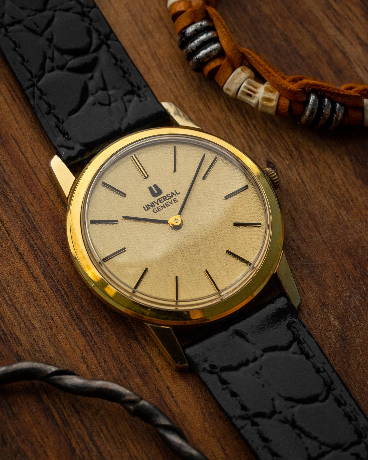 Universal Geneve Birch dial Gold Ref. 542136 (Cal. 1-42)