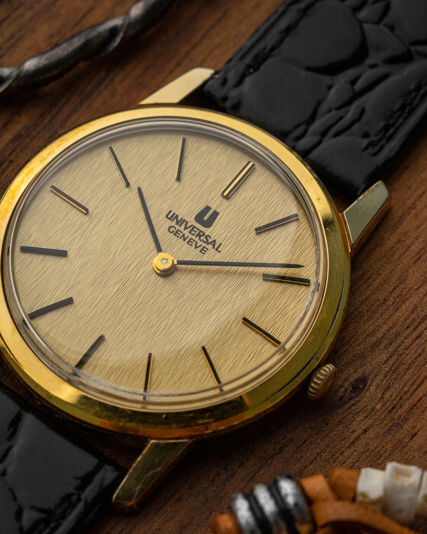 Universal Geneve Birch dial Gold Ref. 542136 (Cal. 1-42)