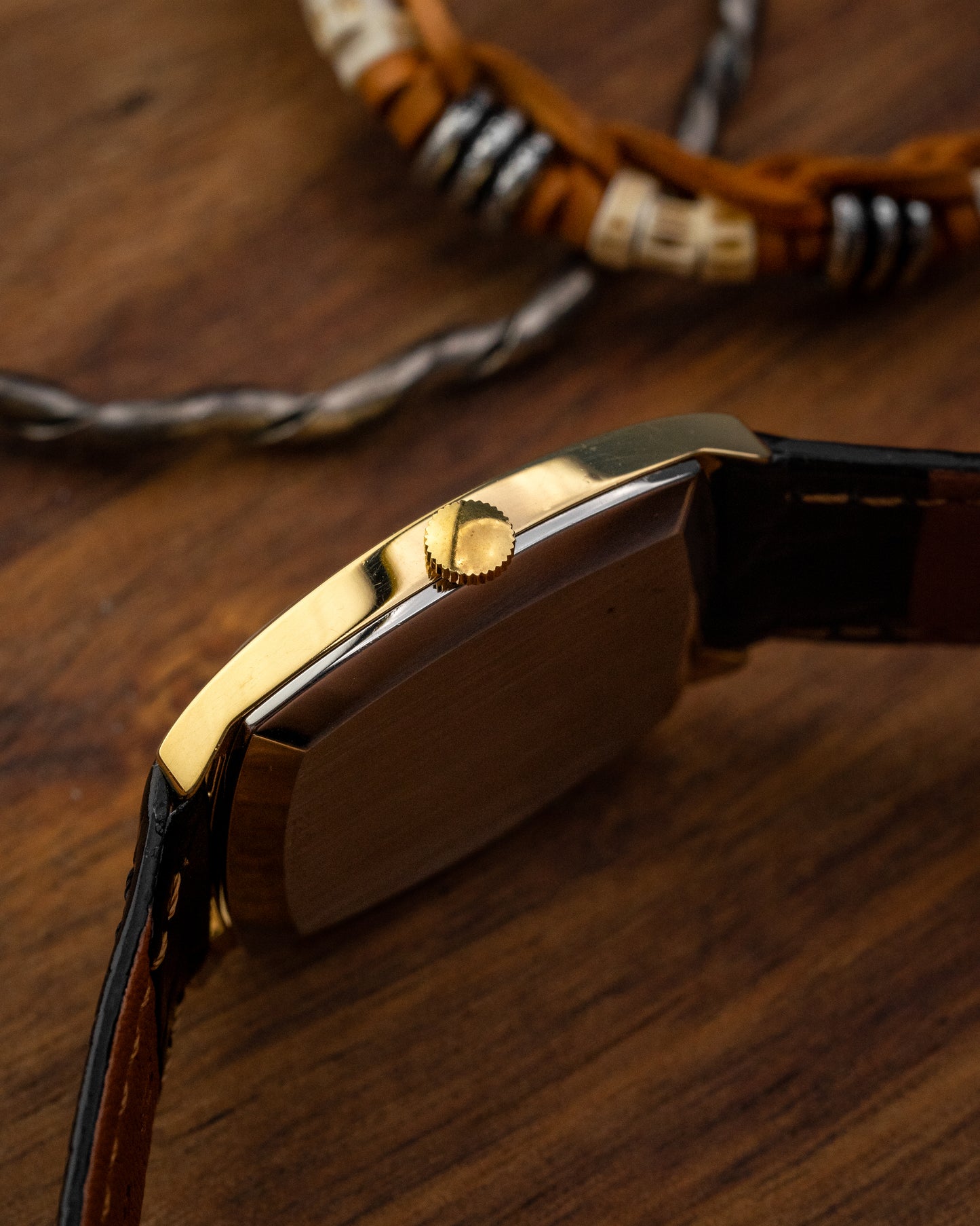 IWC Tonneau Linen dial Gold Ref. 2582 (Cal. 423)