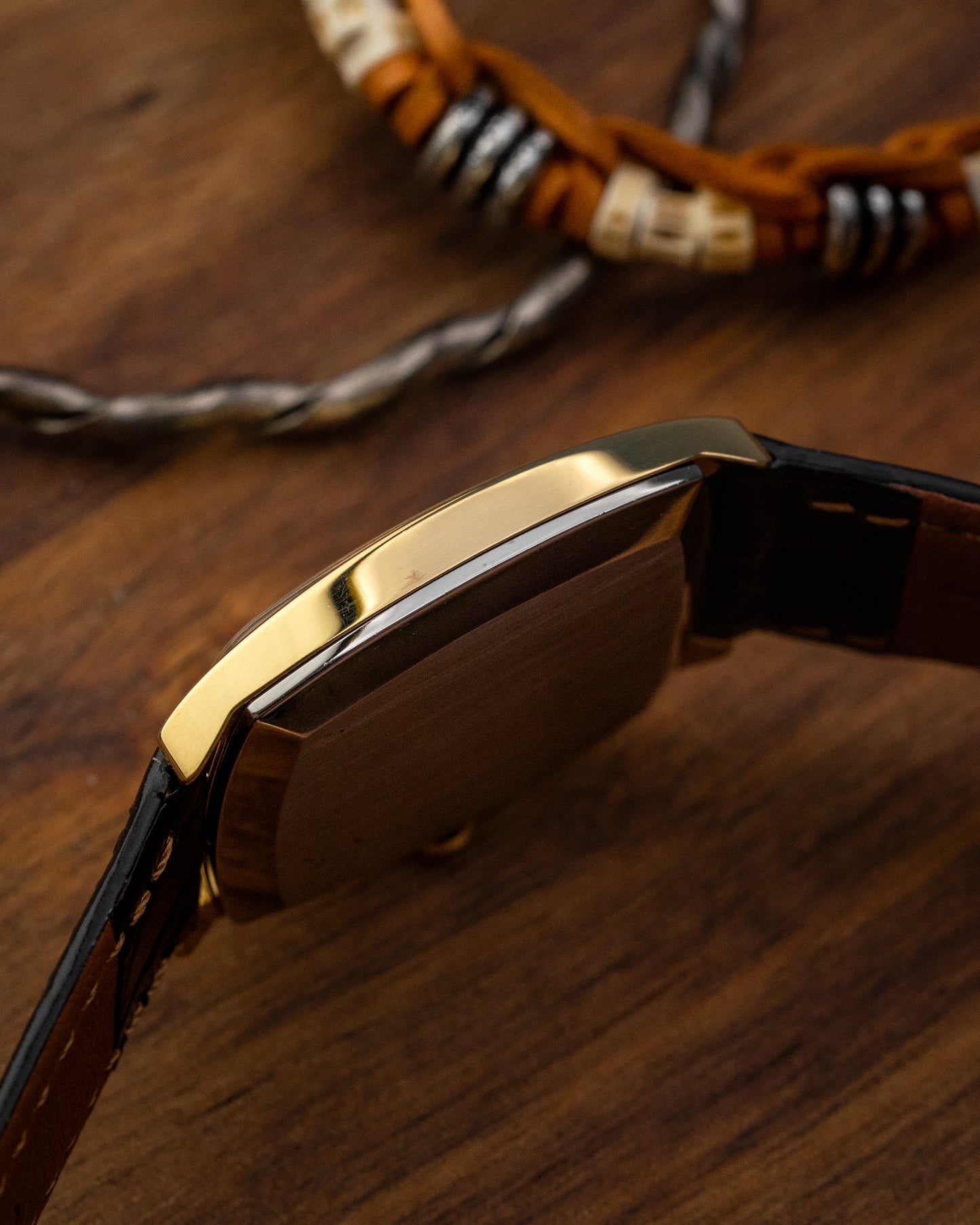 IWC Tonneau Linen dial Gold Ref. 2582 (Cal. 423)