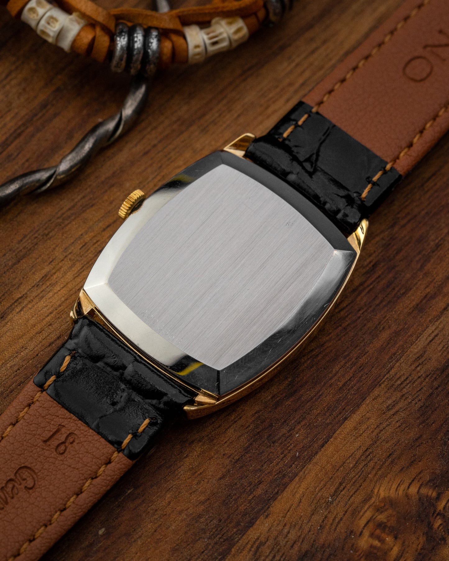 IWC Tonneau Linen dial Gold Ref. 2582 (Cal. 423)