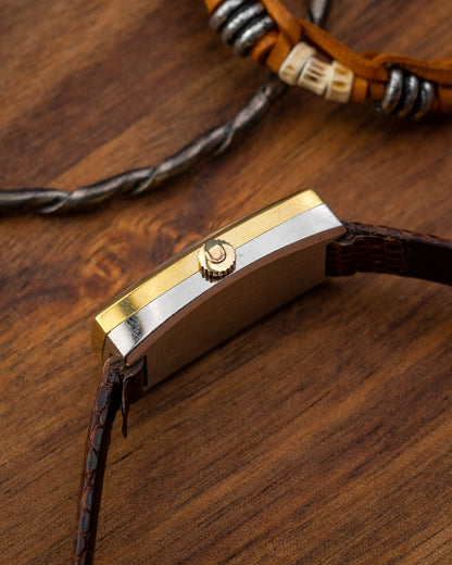 Universal Geneve Rectangular Oval dial Gold Ref. 510610 (Cal. 10)